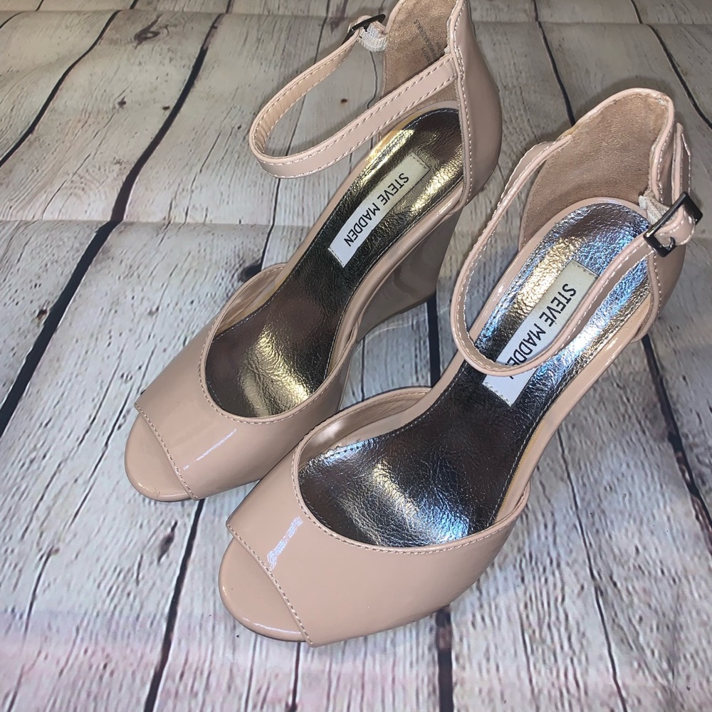 Steve Madden Beige Wedge Shoes